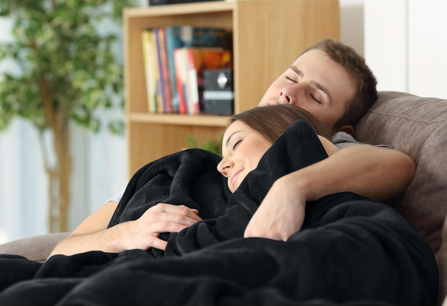 Utopia Bedding Fleece Blanket Twin XL Size Black 300GSM Luxury Anti-Static Fuzzy Soft Microfiber Dorm Bed Blanket (90x76 Inch)