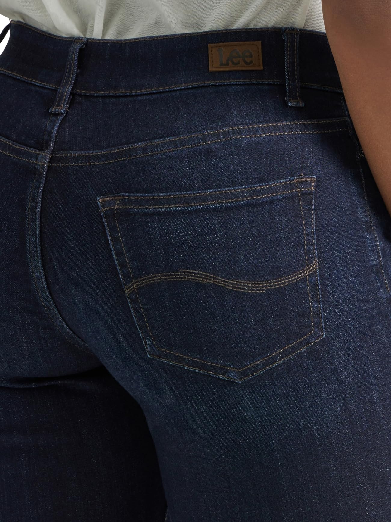 Lee Women's Ultra Lux Comfort with Flex Motion Straight Leg Jean Niagara 8 Long