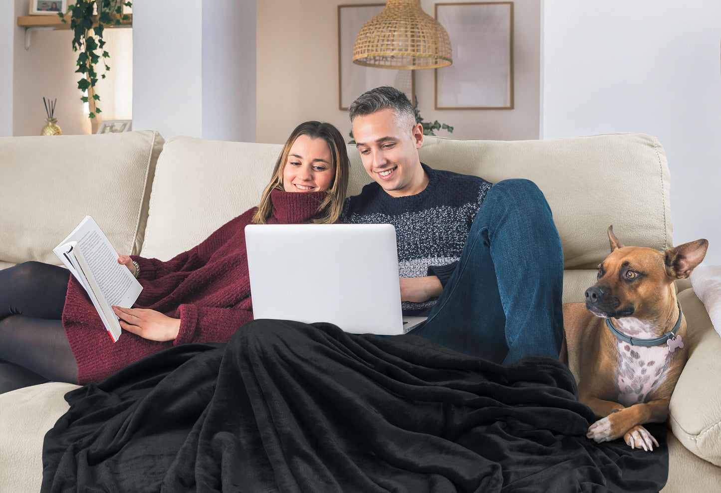 Utopia Bedding Fleece Blanket Twin XL Size Black 300GSM Luxury Anti-Static Fuzzy Soft Microfiber Dorm Bed Blanket (90x76 Inch)