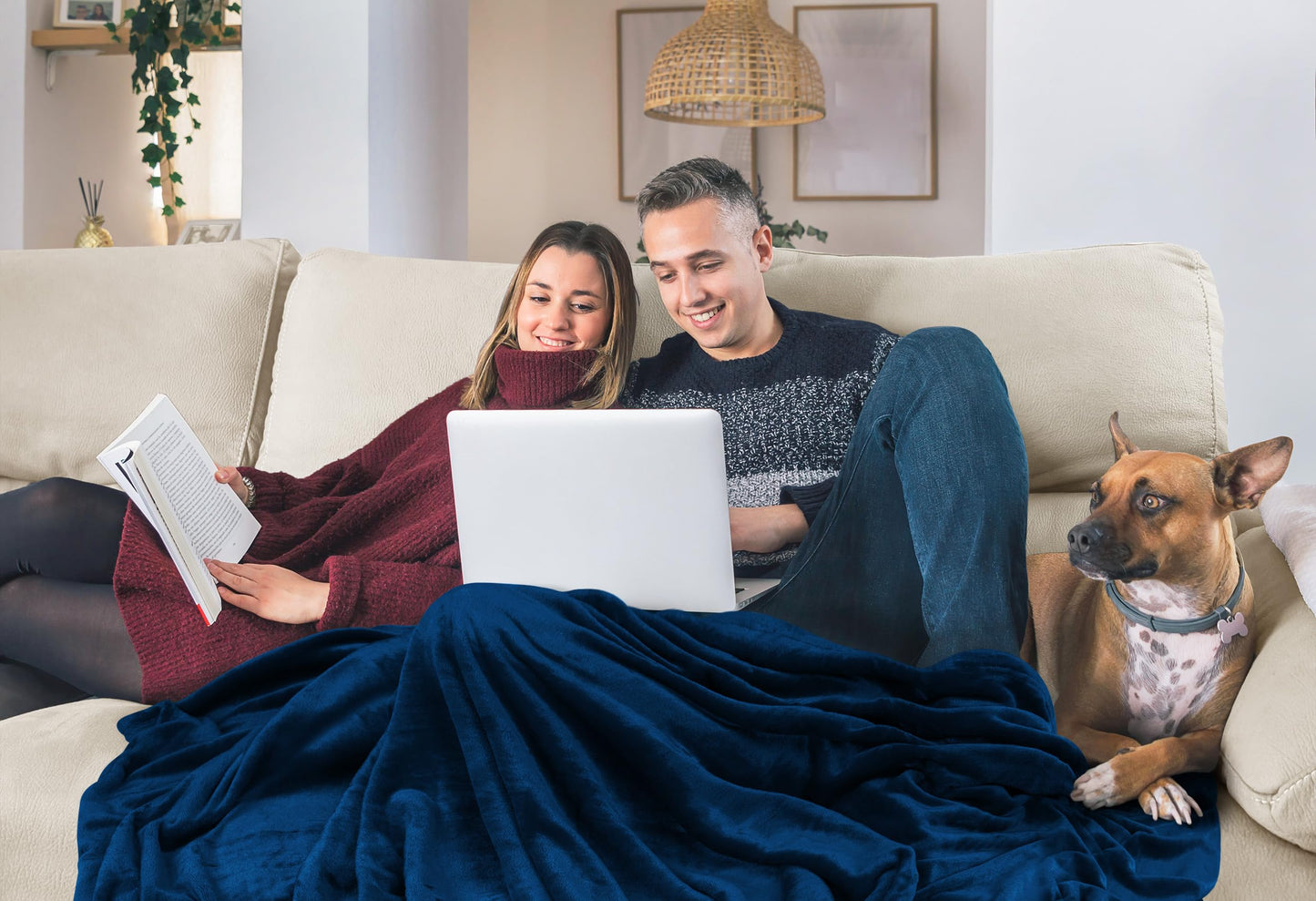 Utopia Bedding Fleece Blanket Twin XL Size Navy 300GSM Luxury Anti-Static Fuzzy Soft Microfiber Dorm Bed Blanket (90x76 Inch)