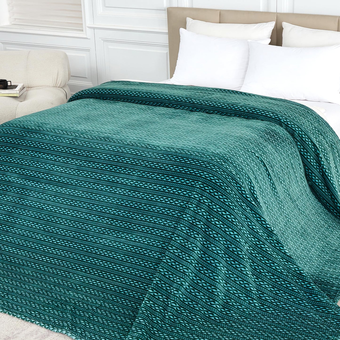 Serenhom Extra Large Soft Cozy 120x120 Inches Seamless Oversized King Fleece Blanket - Huge 3D Jacquard Decorative 10'x10' California King Blanket for Bed, Sofa, Couch, Travel, Green Chain