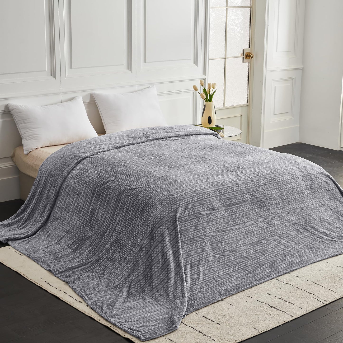 Serenhom Soft Cozy 120x120 Inches Seamless Oversized King Fleece Blanket, 3D Jacquard Decorative Giant 10'x10' California King Blanket Extra Large for Bed, Sofa, Couch, Travel, Light Grey Chain