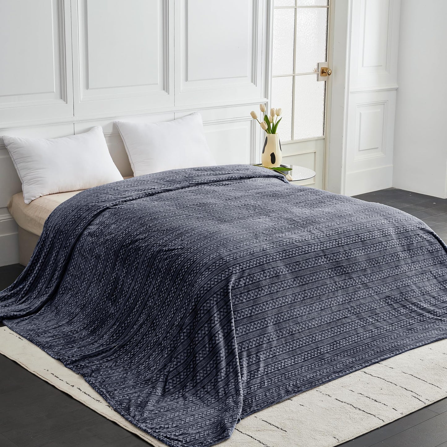 Serenhom Soft Cozy 120x120 Inches Seamless Oversized King Fleece Blanket, 3D Jacquard Decorative Giant 10'x10' California King Blanket Extra Large for Bed, Sofa, Couch, Travel, Dark Grey Chain