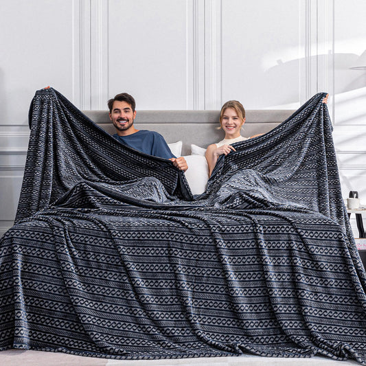 Serenhom Soft Cozy 120x120 Inches Seamless Oversized King Fleece Blanket, 3D Jacquard Decorative Giant 10'x10' California King Blanket Extra Large for Bed, Sofa, Couch, Travel, Dark Grey Chain