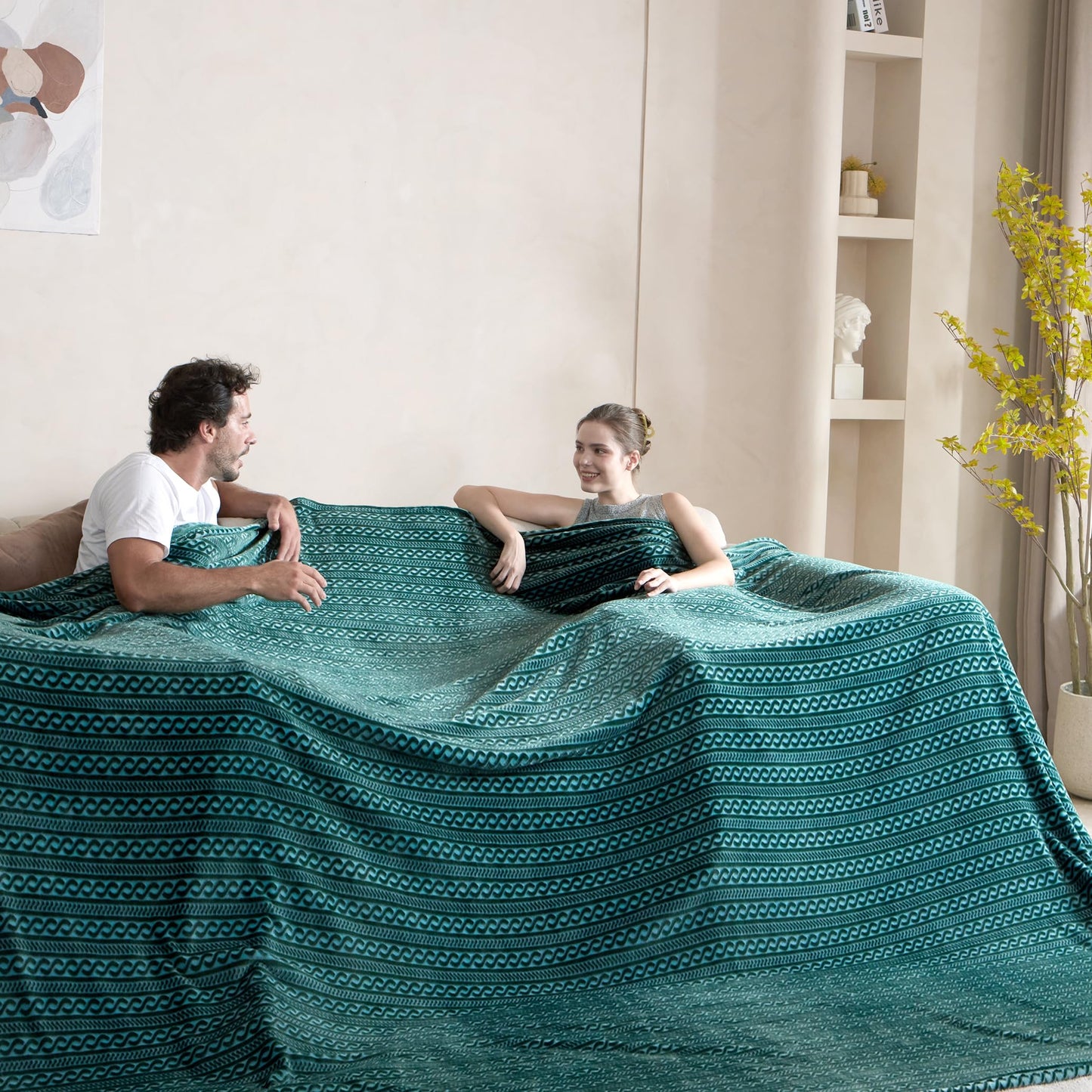 Serenhom Extra Large Soft Cozy 120x120 Inches Seamless Oversized King Fleece Blanket - Huge 3D Jacquard Decorative 10'x10' California King Blanket for Bed, Sofa, Couch, Travel, Green Chain