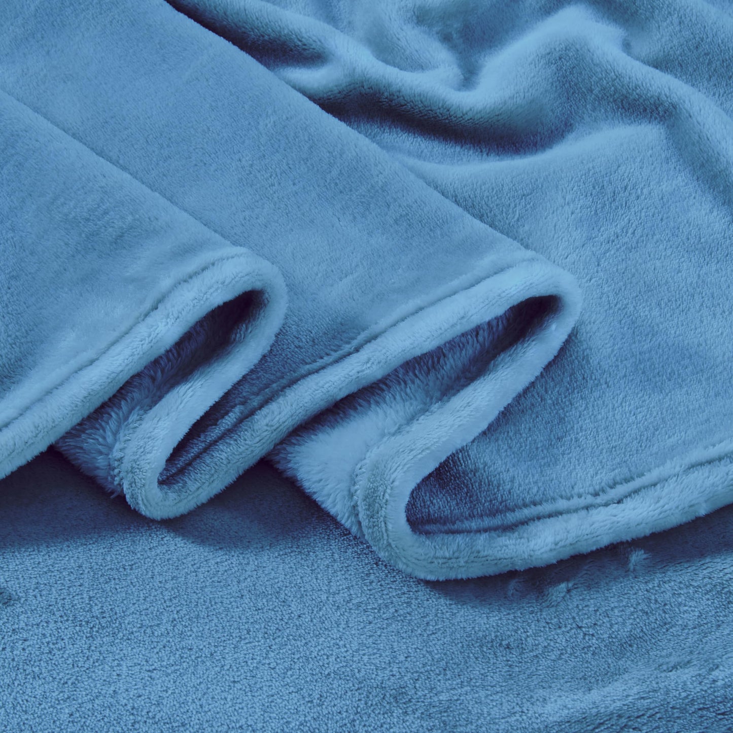 Edenleaf Big Oversized Soft Blanket, Giant Fleece Companion 120x120, California King Warm Blanket for Whole Family, Bed, Sofa, Couch, Travel, Camping 120x120 Sky Blue