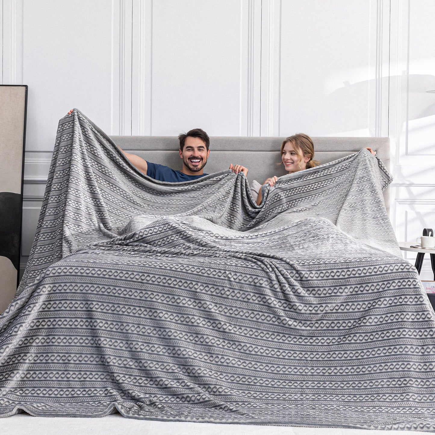 Serenhom Soft Cozy 120x120 Inches Seamless Oversized King Fleece Blanket, 3D Jacquard Decorative Giant 10'x10' California King Blanket Extra Large for Bed, Sofa, Couch, Travel, Light Grey Chain