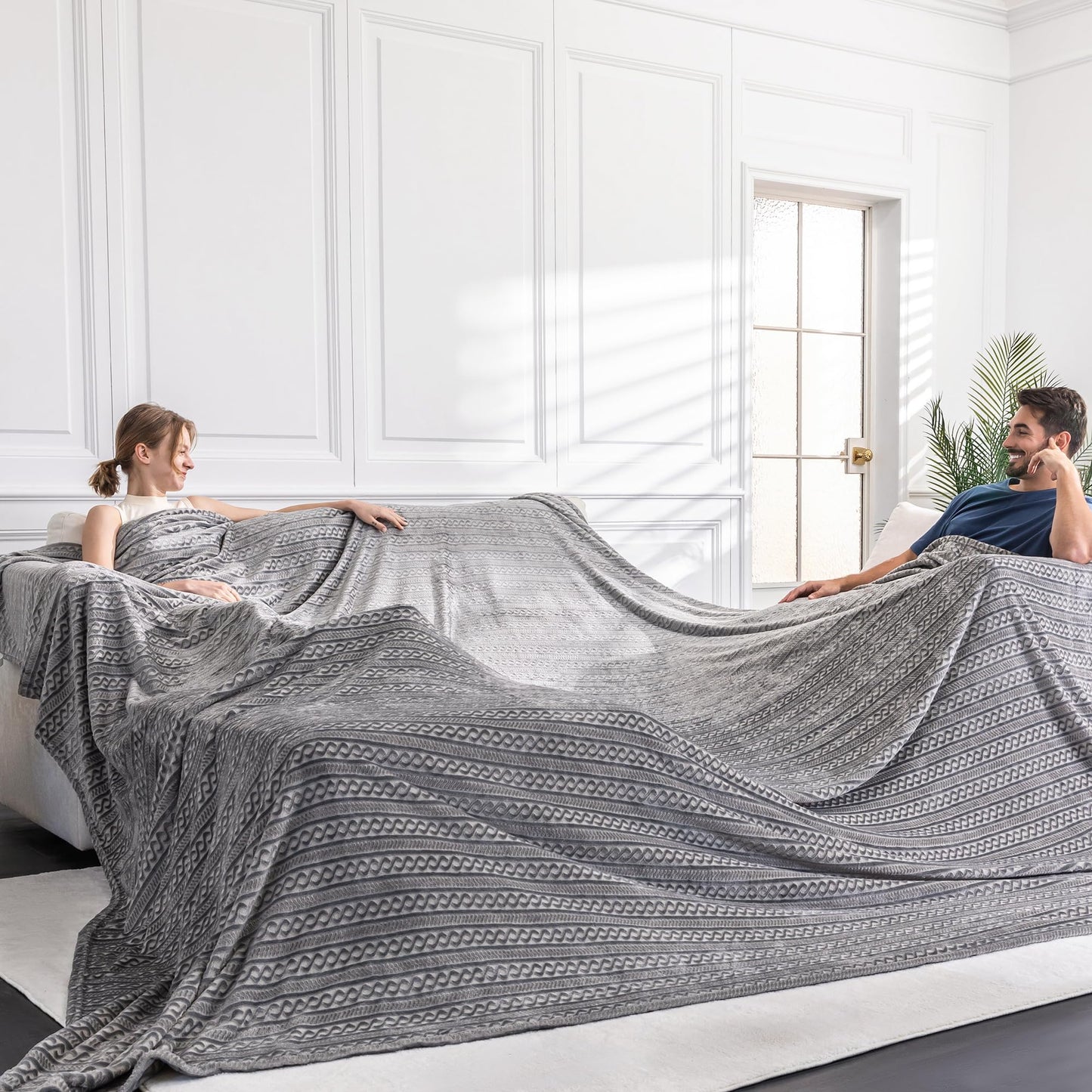 Serenhom Soft Cozy 120x120 Inches Seamless Oversized King Fleece Blanket, 3D Jacquard Decorative Giant 10'x10' California King Blanket Extra Large for Bed, Sofa, Couch, Travel, Light Grey Chain