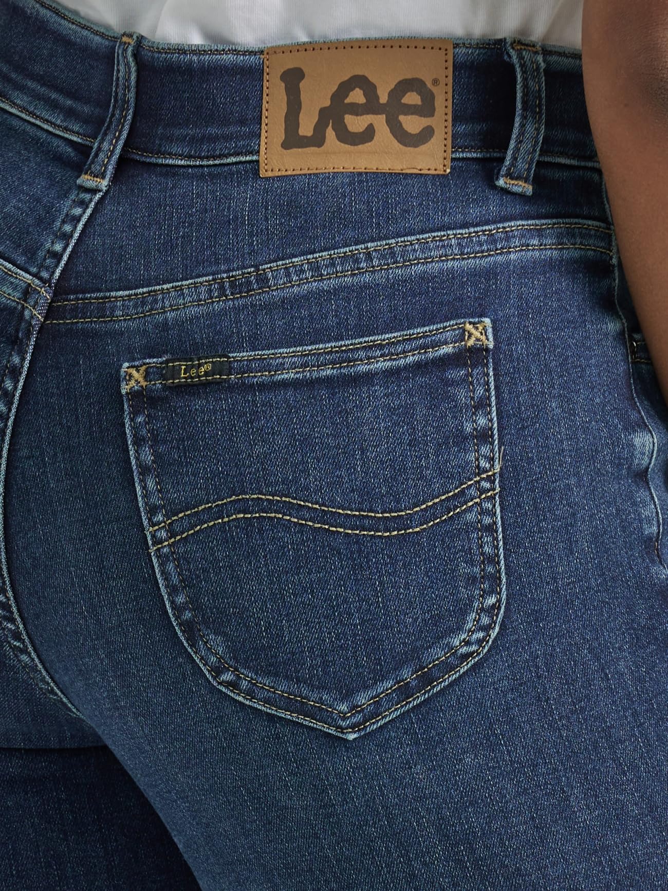 Lee Women's Ultra Lux Comfort with Flex Motion Straight Leg Jean, Greet The Day, 18 Long