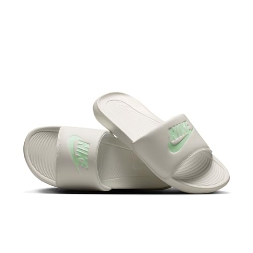 Sail/Barely Green