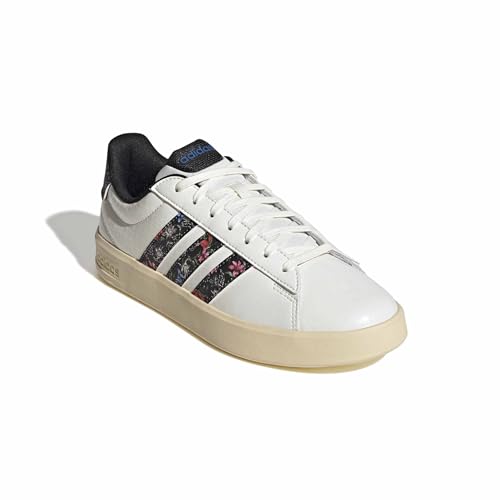 Off White/Black/Warm Vanilla