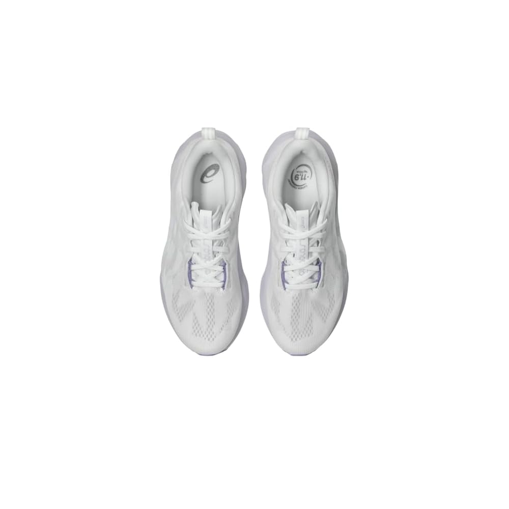 White/Lilac Hint