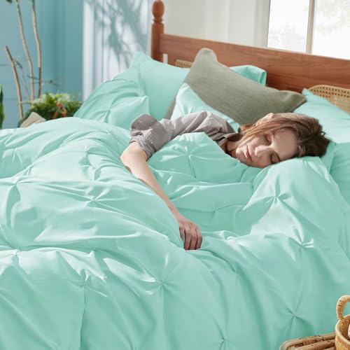 28 - Mint Green