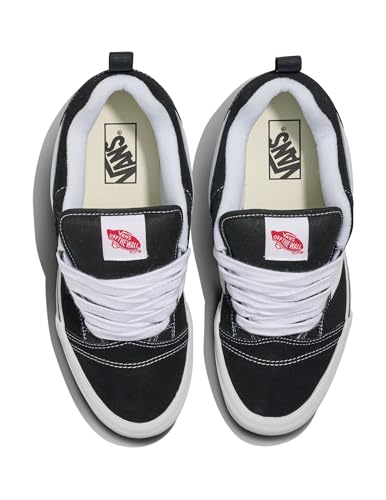 Black/True White