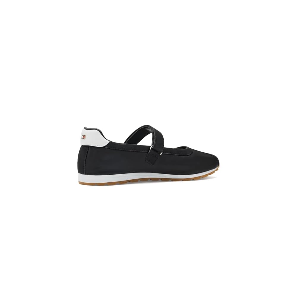 Black/White 001