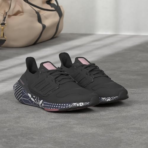 Core Black/Core Black/Magic Mauve