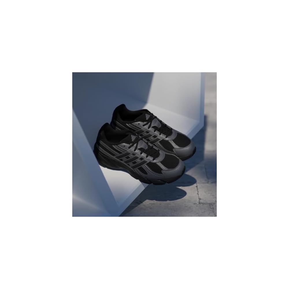 Black/Black/Iron Metallic