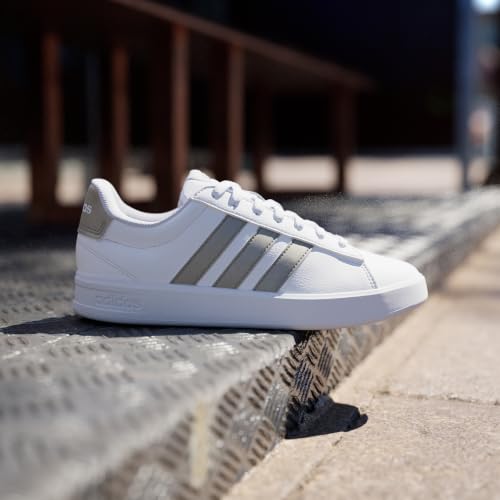White/Cyber Metallic/White