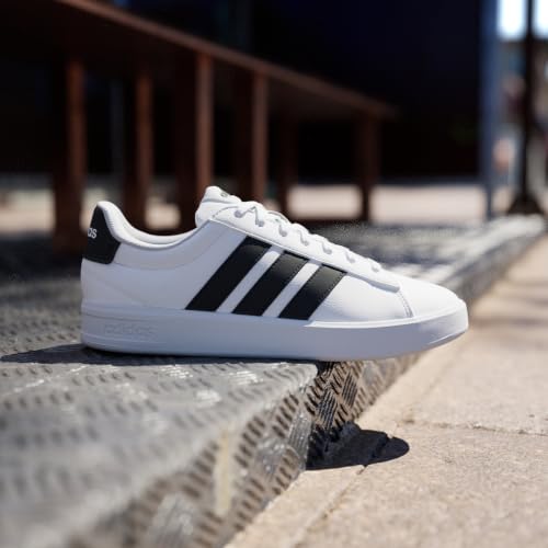 White/Black/White