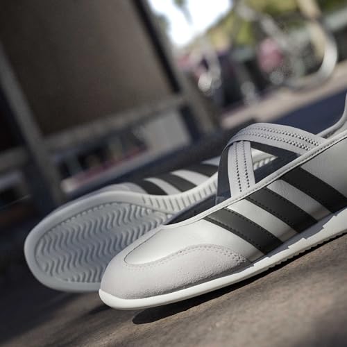 Silver Metallic/Black/Off White