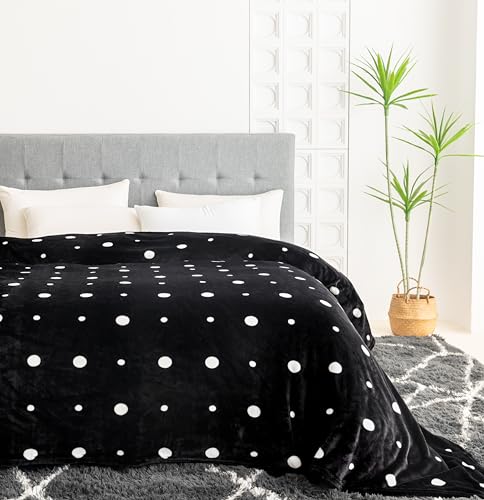 Black/White Dots