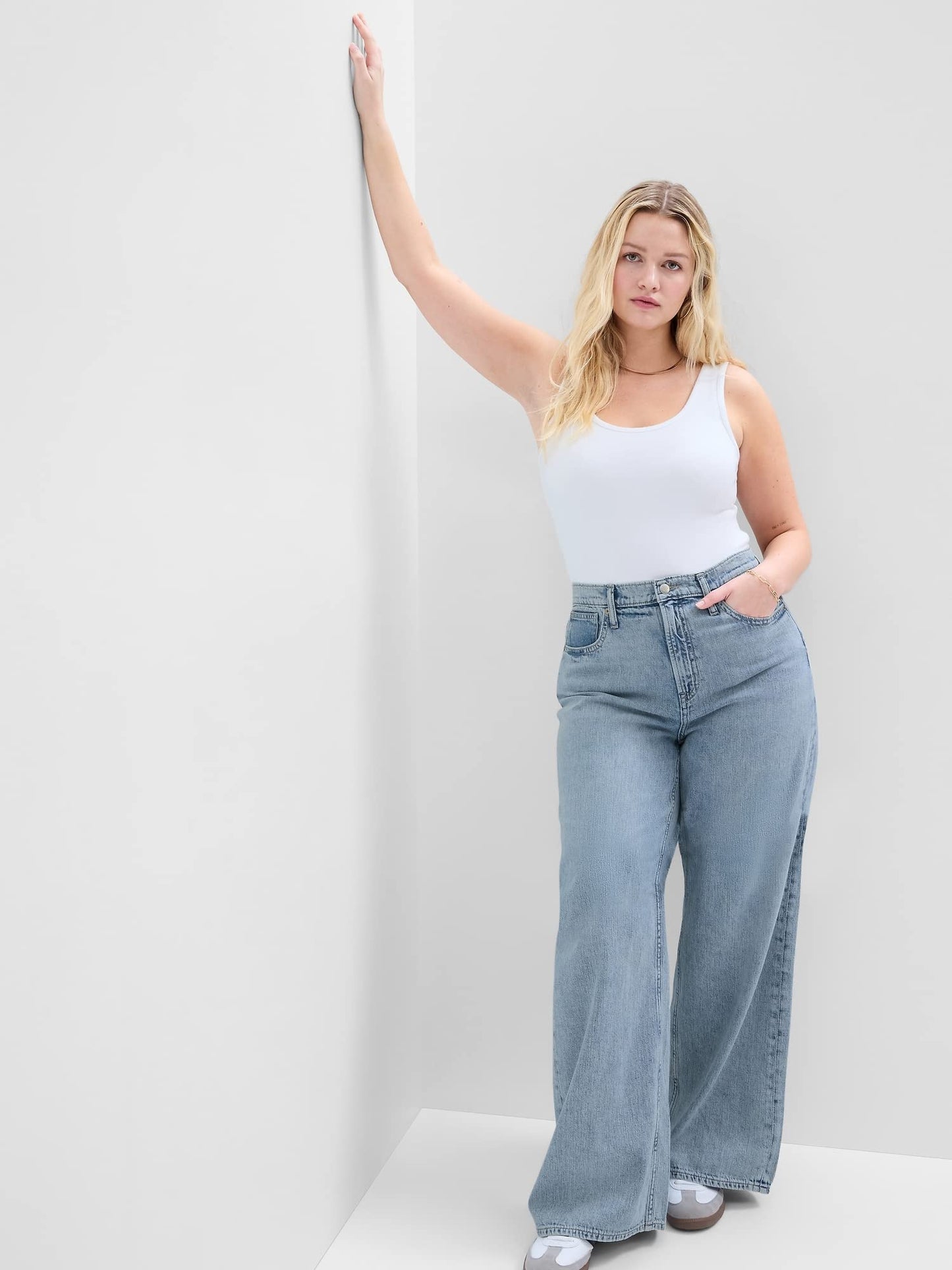 GAP Highrise Wide Leg Jeans Light Wash 27 Long