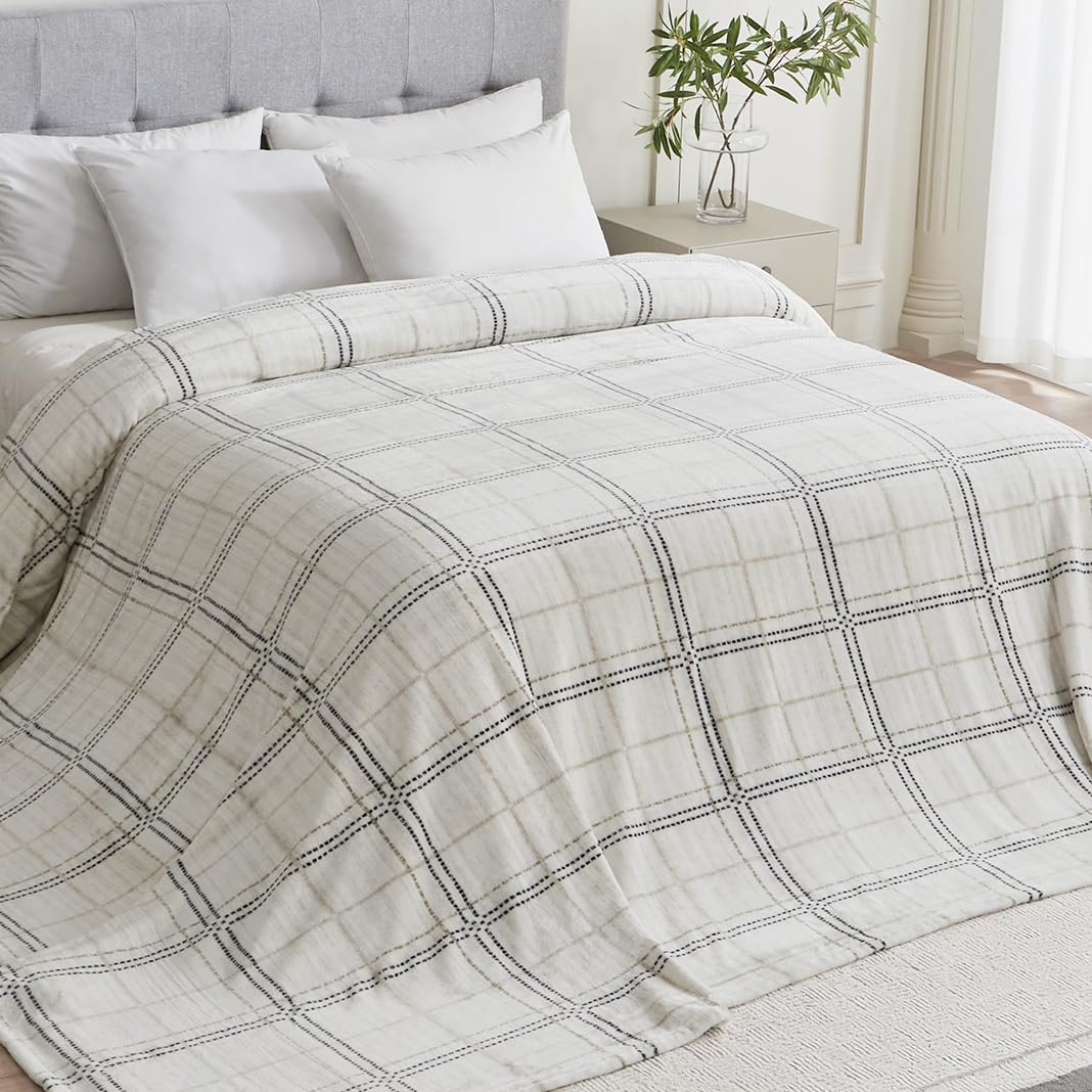 Serenhom Soft Cozy 120x120 Inches Seamless Oversized King Fleece Blanket, Line Pattern Giant Huge, Extra Large 10'x10' California King Blanket for Sofa, Family, Travel, Line Ivory Grey