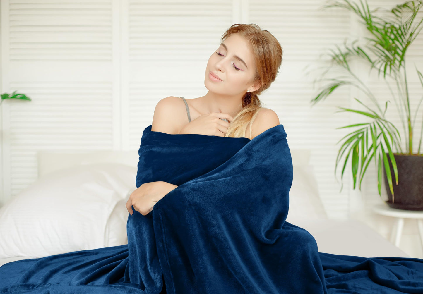 Utopia Bedding Fleece Blanket Twin XL Size Navy 300GSM Luxury Anti-Static Fuzzy Soft Microfiber Dorm Bed Blanket (90x76 Inch)