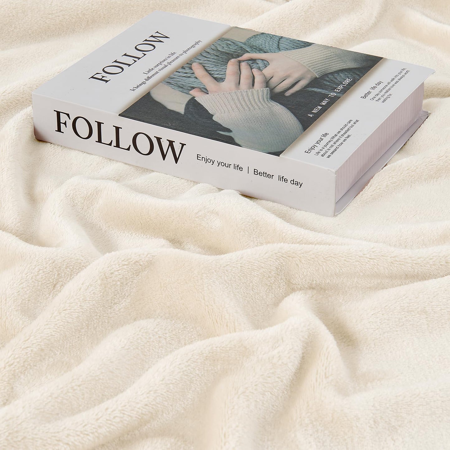 Edenleaf Big Oversized Soft Blanket, Giant Fleece Companion 120x120, California King Warm Blanket for Whole Family, Bed, Sofa, Couch, Travel, Camping 120x120 Cream