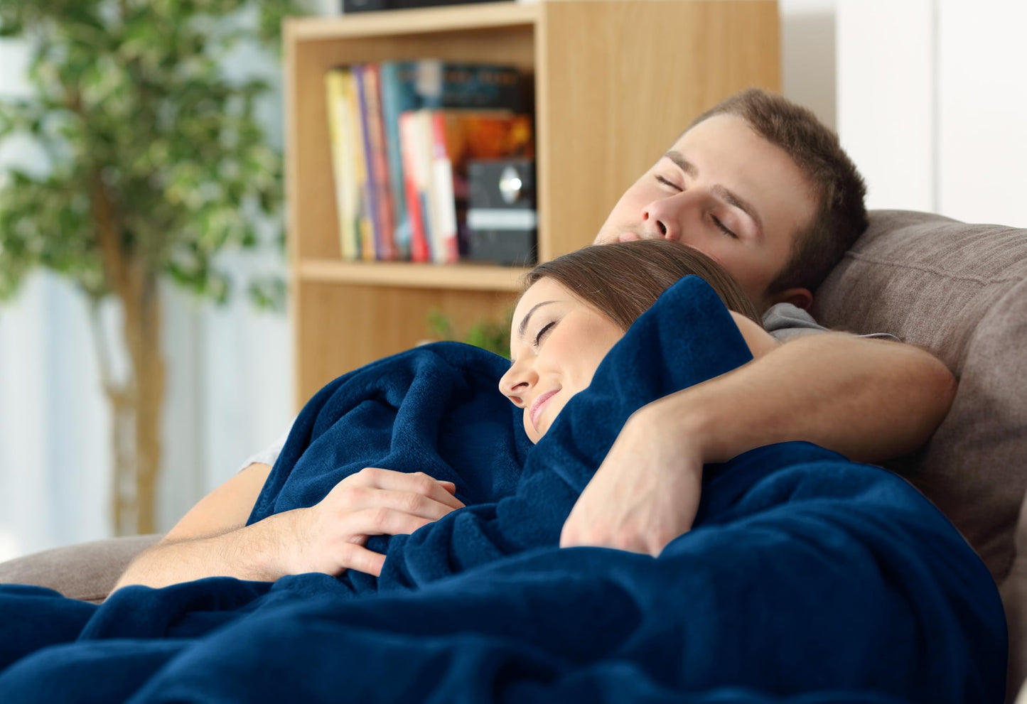 Utopia Bedding Fleece Blanket Twin XL Size Navy 300GSM Luxury Anti-Static Fuzzy Soft Microfiber Dorm Bed Blanket (90x76 Inch)