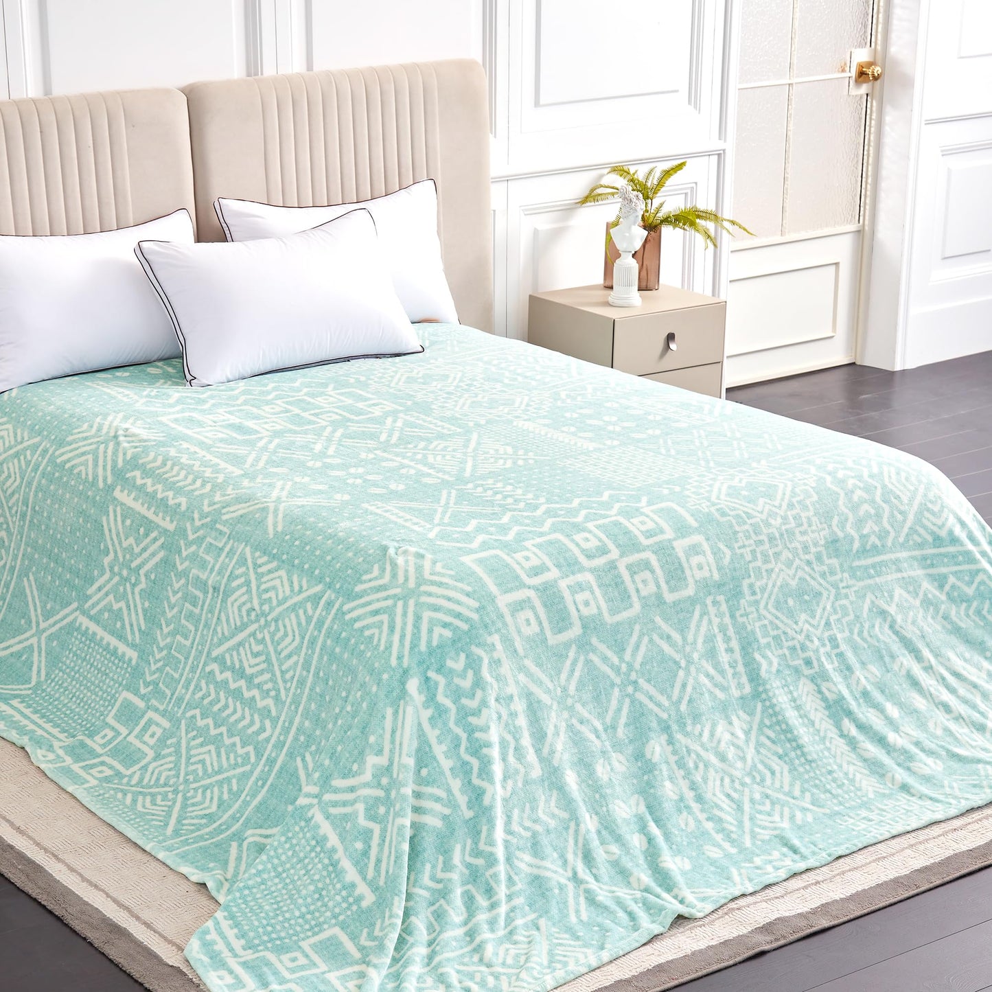 Serenhom Soft Cozy 120x120 Inches Seamless Oversized King Fleece Blanket, Giant 10'x10' California King Blanket Extra-Large Flannel Blankets for Bed, Sofa, Couch, Travel, Symbol Light Blue