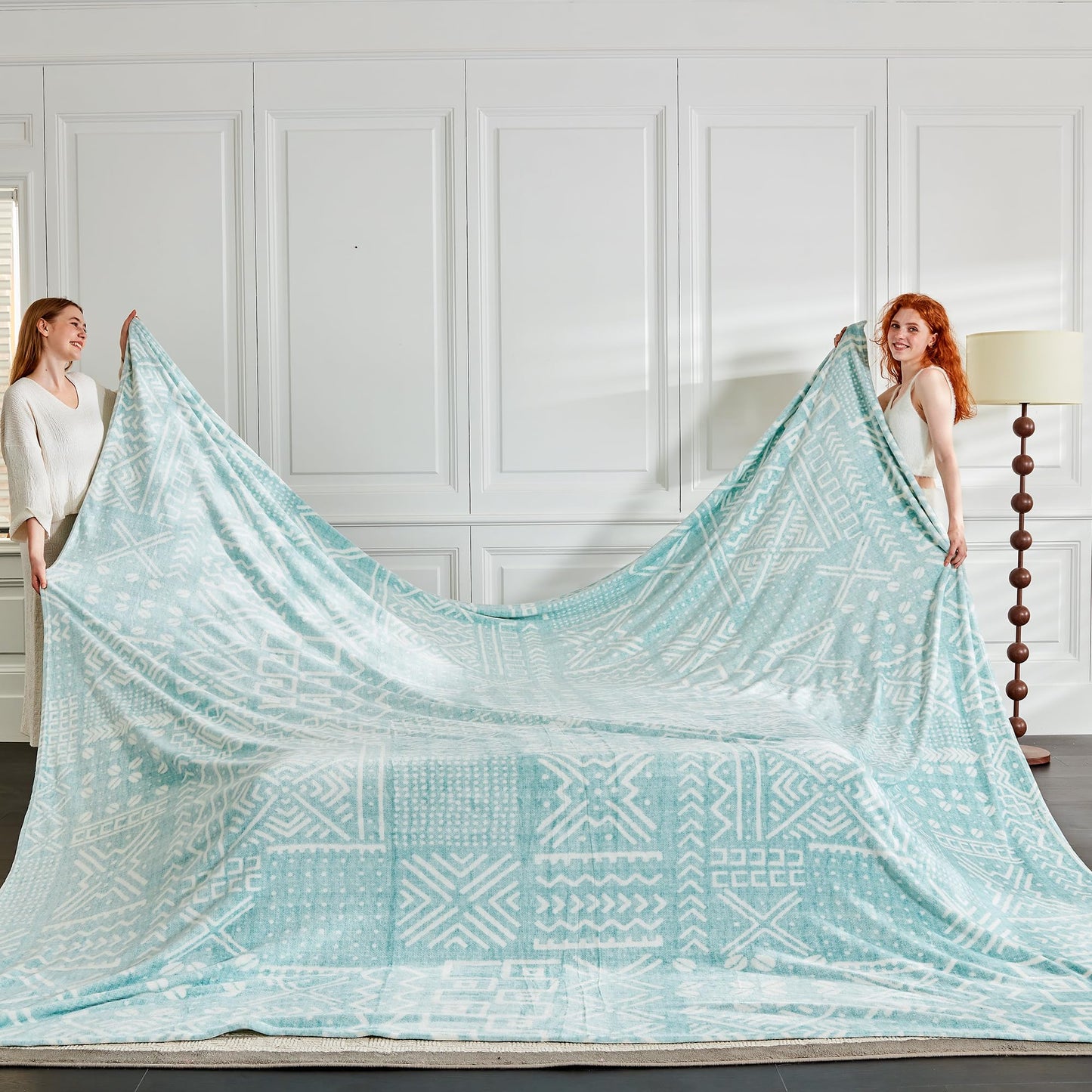 Serenhom Soft Cozy 120x120 Inches Seamless Oversized King Fleece Blanket, Giant 10'x10' California King Blanket Extra-Large Flannel Blankets for Bed, Sofa, Couch, Travel, Symbol Light Blue