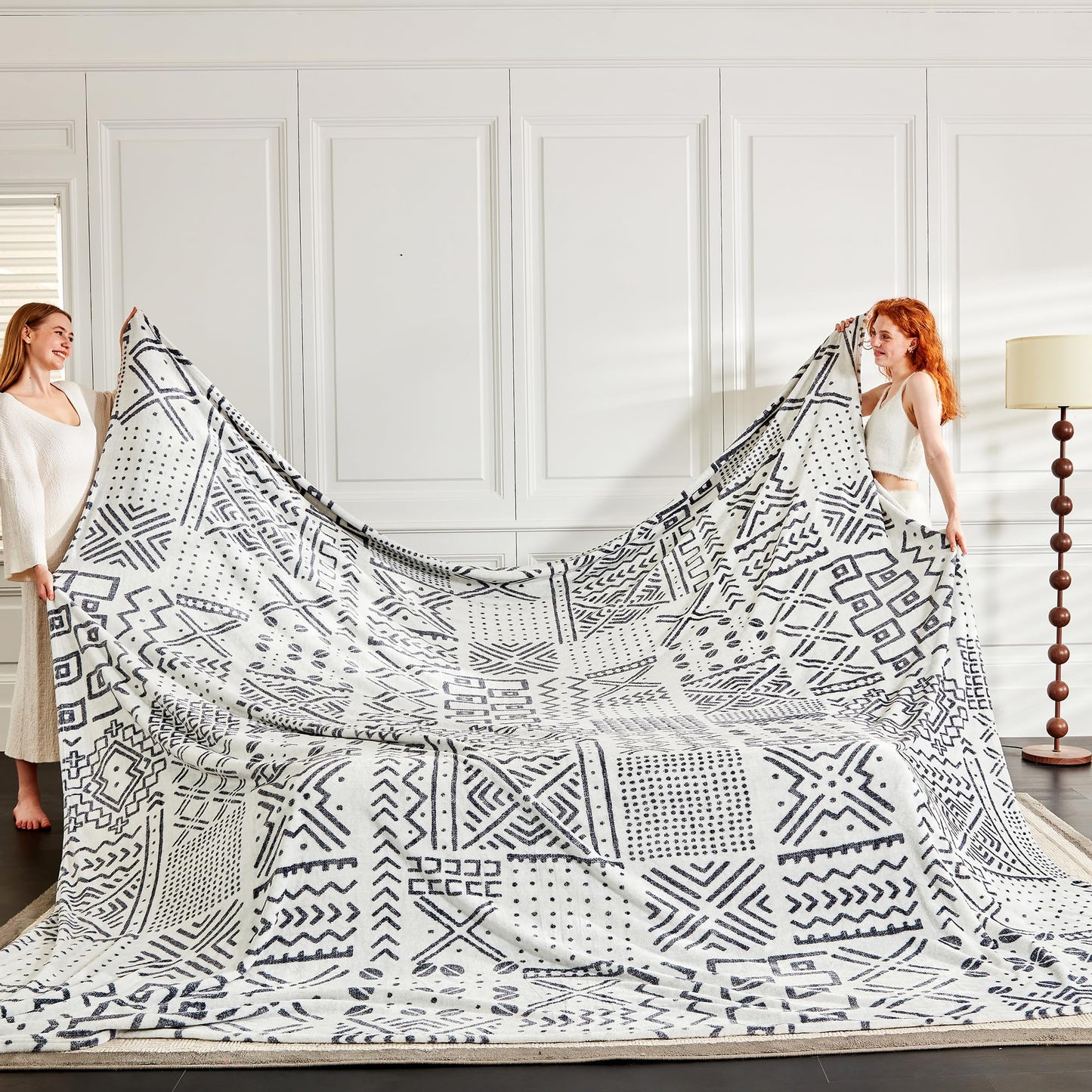 Serenhom Soft Cozy 120x120 Inches Seamless Oversized King Fleece Blanket, Giant 10'x10' California King Blanket Extra-Large Flannel Blankets for Bed, Sofa, Couch, Travel, Symbol Light Grey