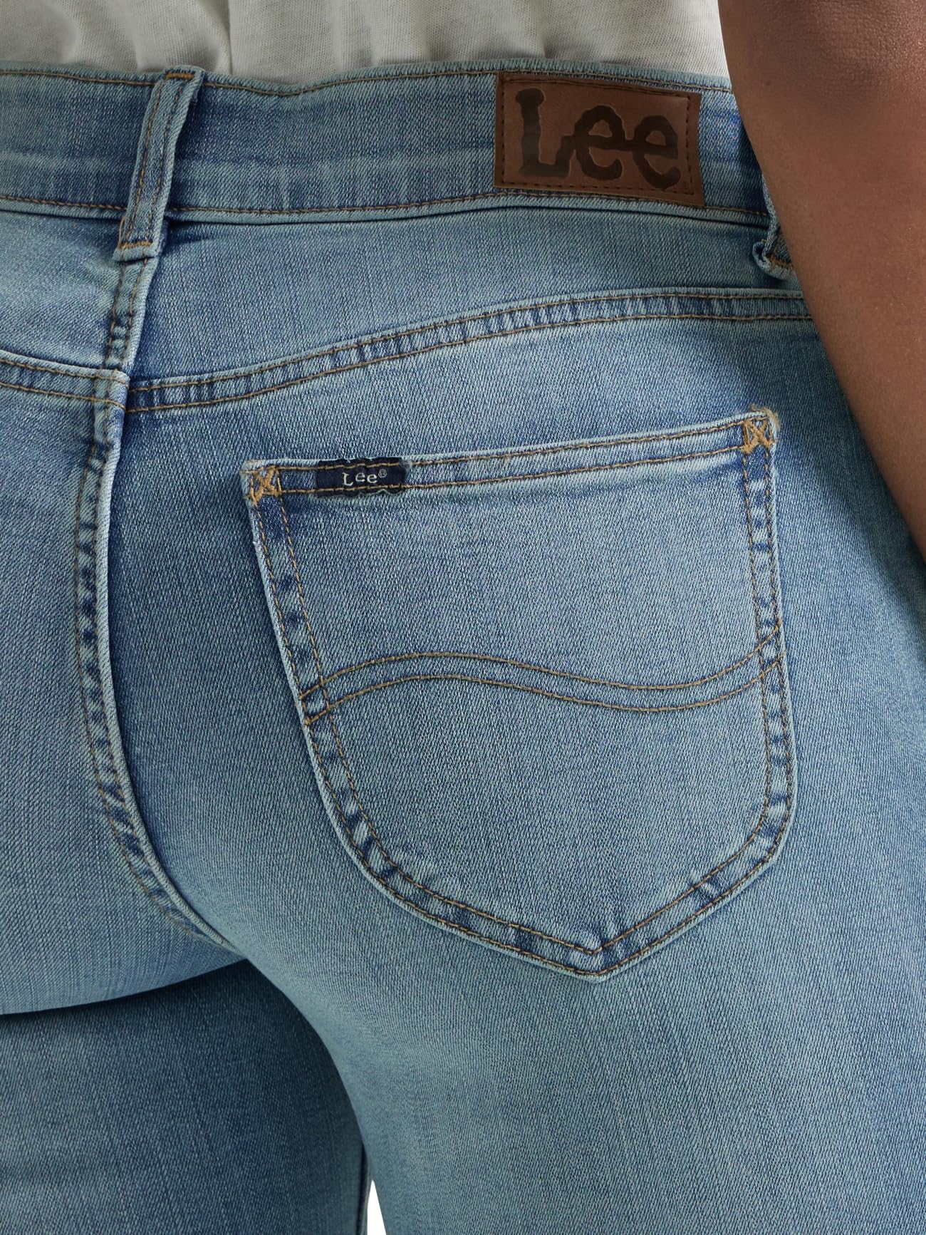 Lee Women's Ultra Lux Comfort with Flex Motion Straight Leg Jean North Shore 12 Long