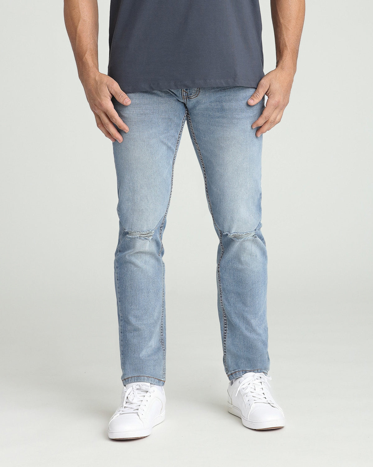 The Perfect Jean Athletic Fit - Ice - Light Tint (Ripped)