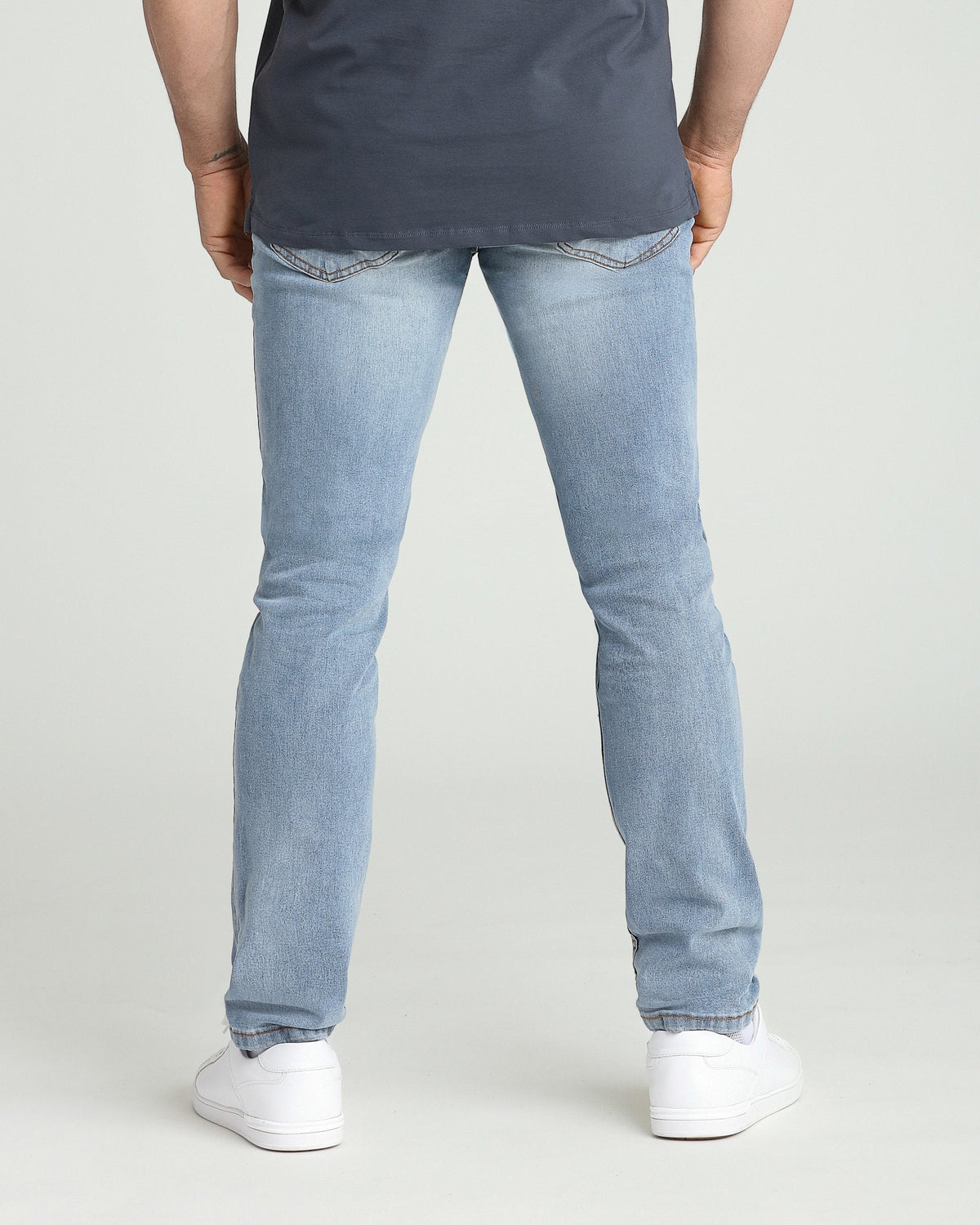 The Perfect Jean Athletic Fit - Ice - Light Tint (Ripped)
