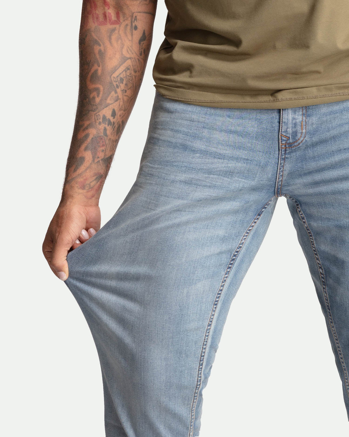 The Perfect Jean Athletic Fit - Sky - Light Blue