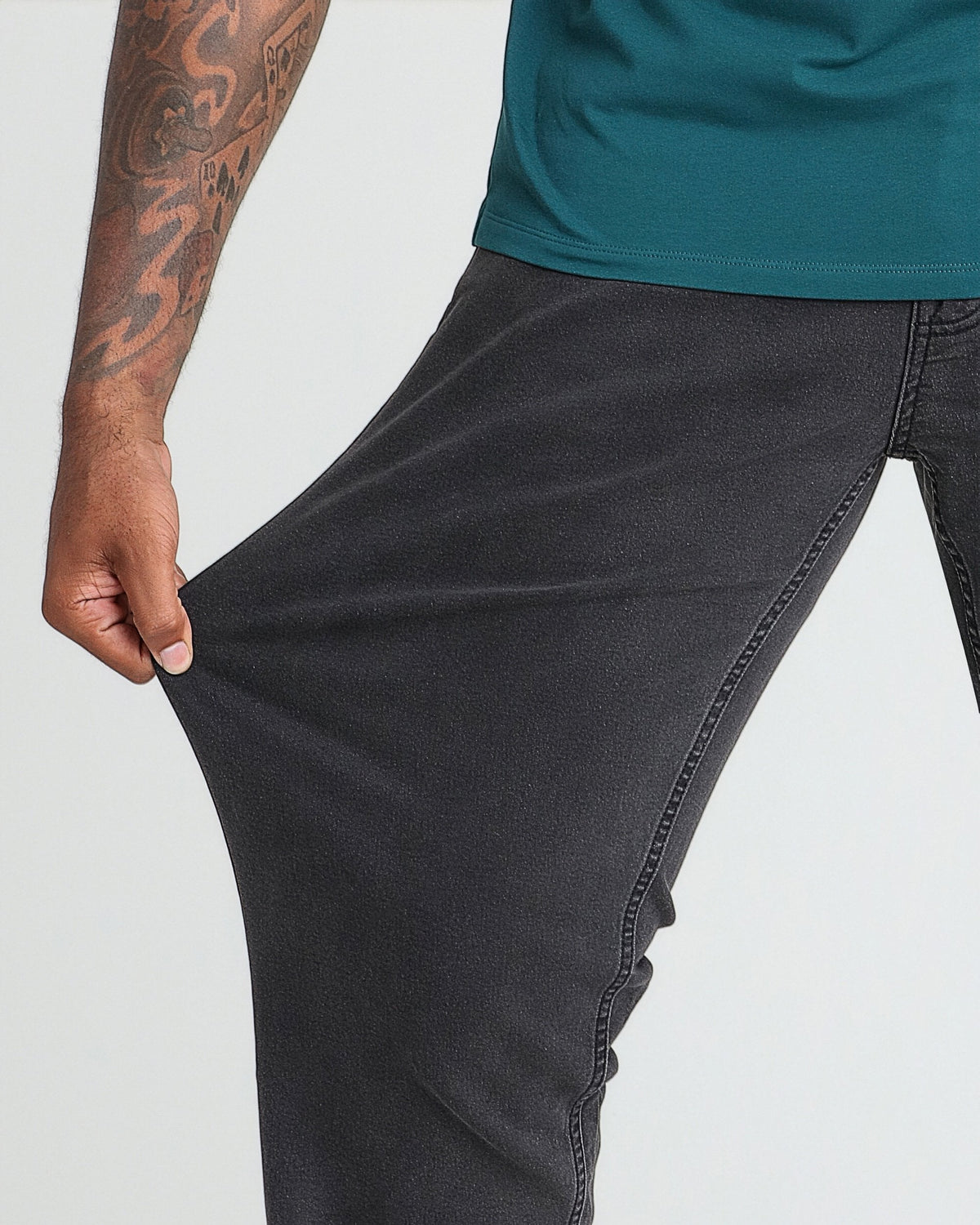 The Perfect Jean Athletic Fit - Steel - Faded Black