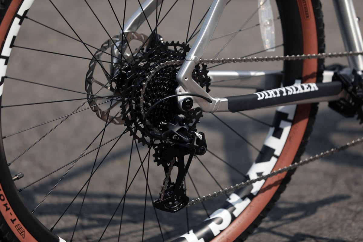 DirtySixer Gravel - 32-inch wheels