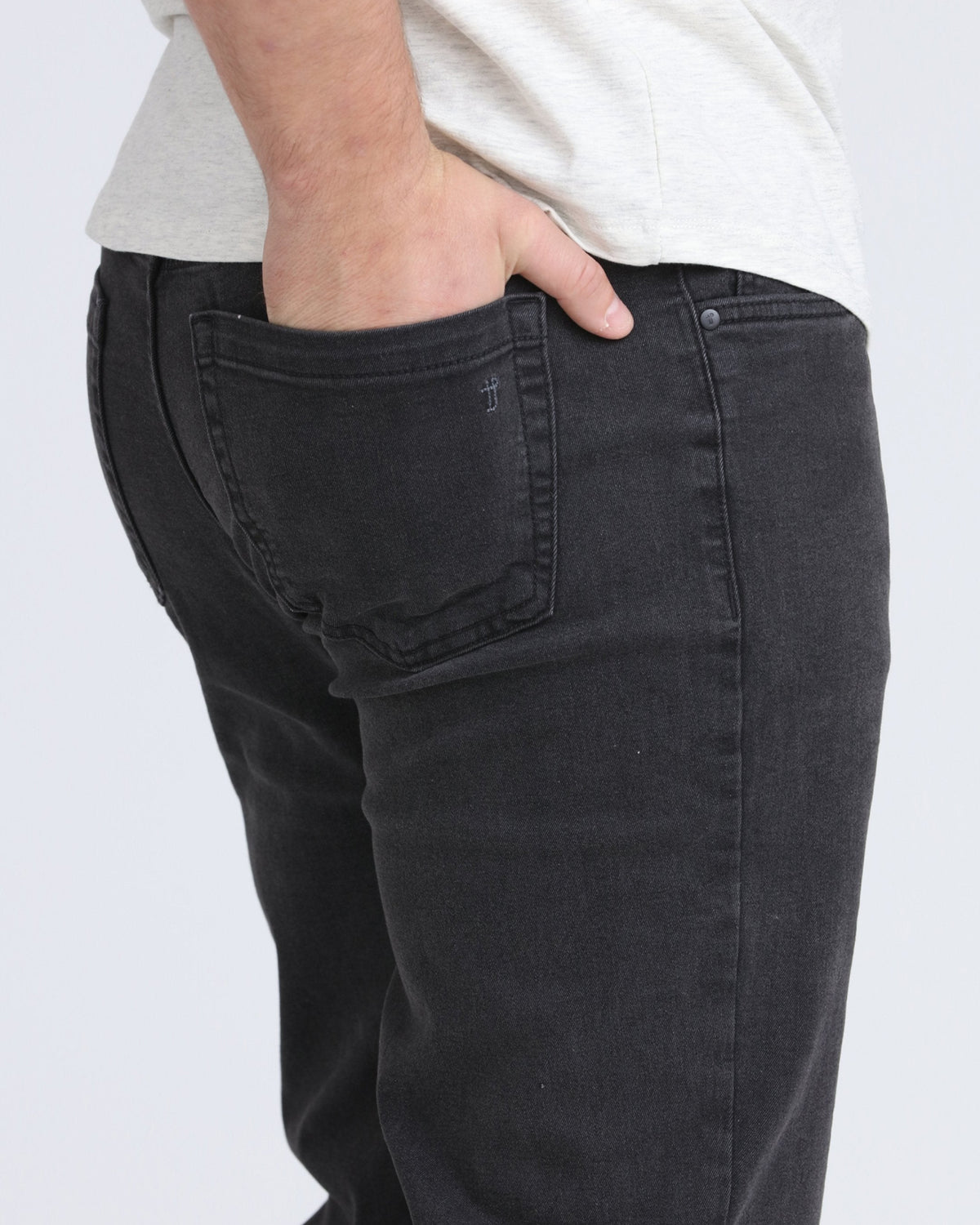 The Perfect Jean Athletic Fit - Steel - Faded Black